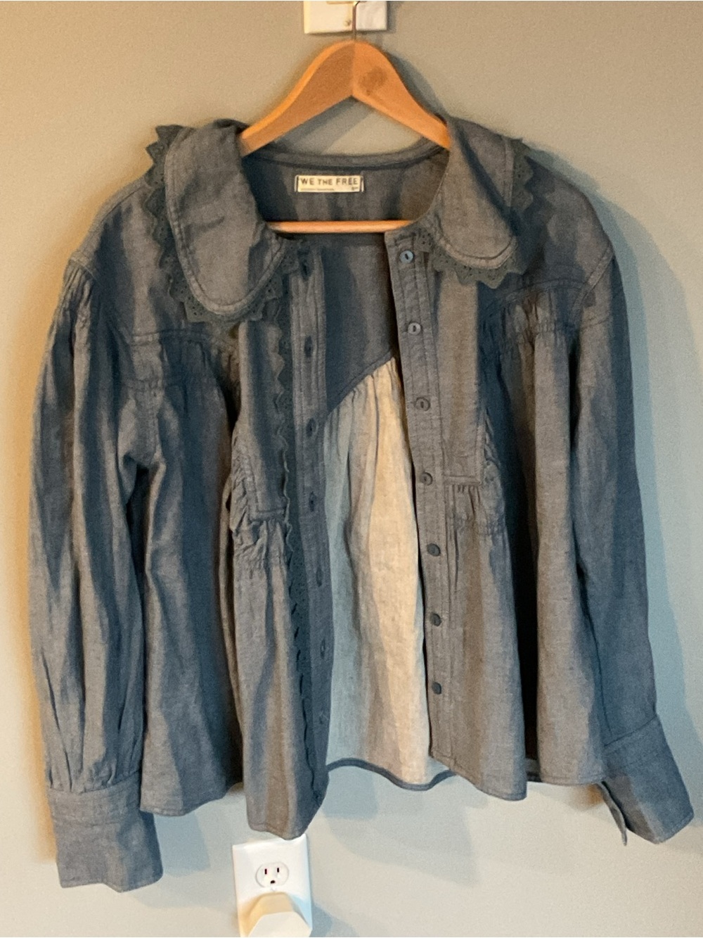 We The Free Women's Button-Front shirt  with Scalloped Collar